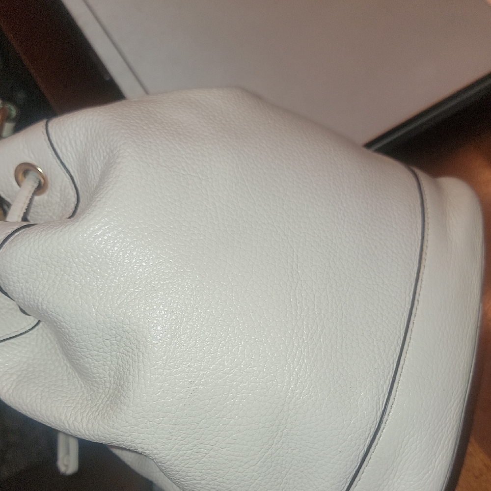 Coach White and Black Shoulder Bag with Modern Design - Picture 10 of 10